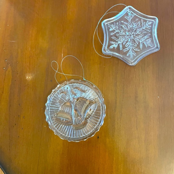 Fosdick glass ornaments (2) with etched bells and snowflake - Picture 4 of 5